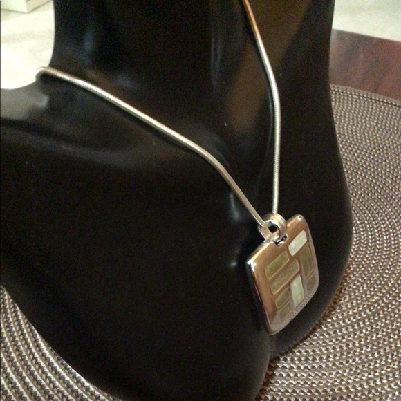 New Silver Pendent Necklace. - Picture 2 of 7